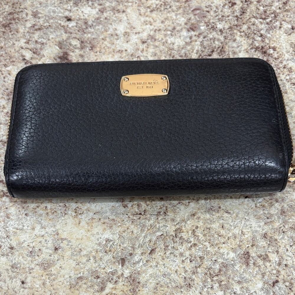 Michael Kors Black leather Textured Wallet with Gold Accents